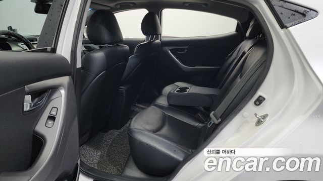 Hyundai AVANTE 2012 — photo 11