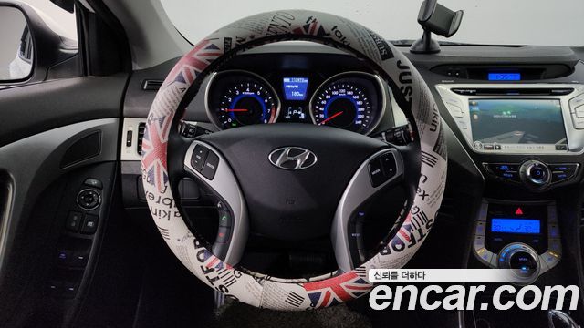 Hyundai AVANTE 2012 — photo 15
