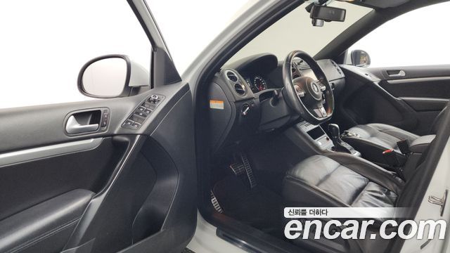 Volkswagen Tiguan 2014 — photo 10