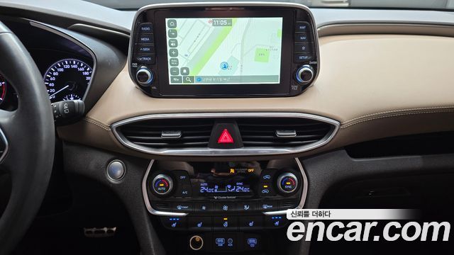 Hyundai Santafe 2019 — photo 16