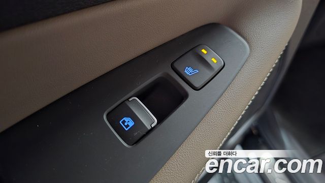 Hyundai Santafe 2019 — photo 18