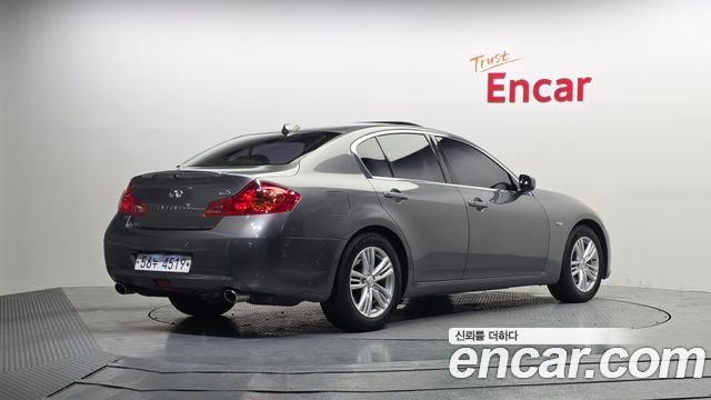 Infiniti G 2011 — photo 2