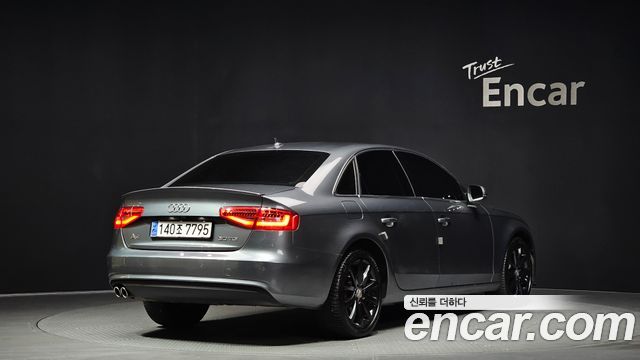 Audi A4 2015 — photo 2