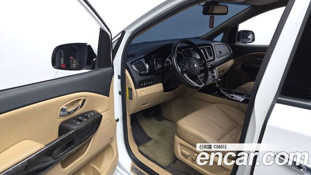 Kia Canival 2019 — photo 10