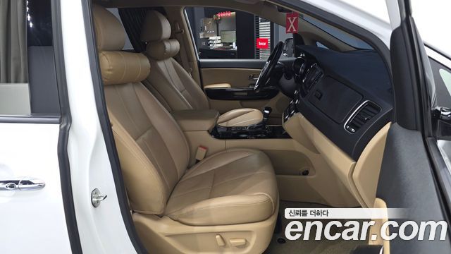 Kia Canival 2019 — photo 11