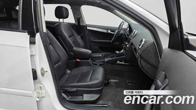Audi A3 2012 — photo 11