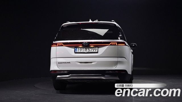 Kia Canival 2021 — photo 4