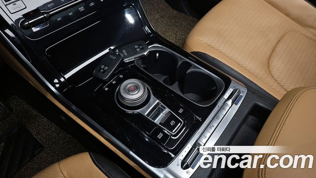 Kia Canival 2021 — photo 9