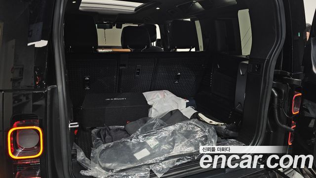 Land Rover Defender 2023 — photo 20
