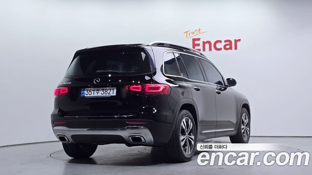 Mercedes-Benz GLB-Class 2021 — photo 2