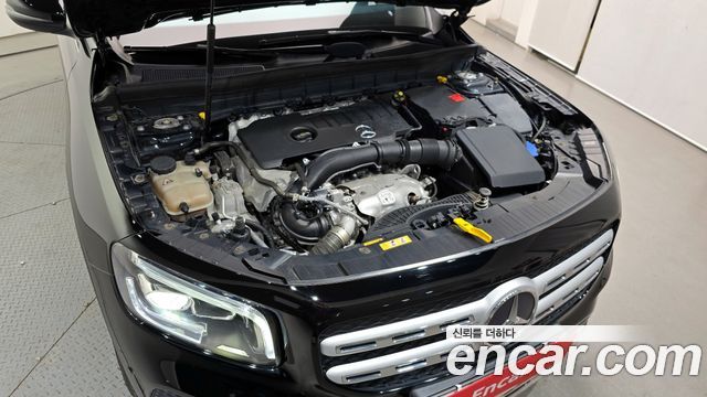 Mercedes-Benz GLB-Class 2021 — photo 6