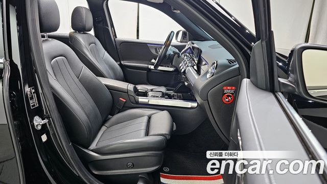 Mercedes-Benz GLB-Class 2021 — photo 10
