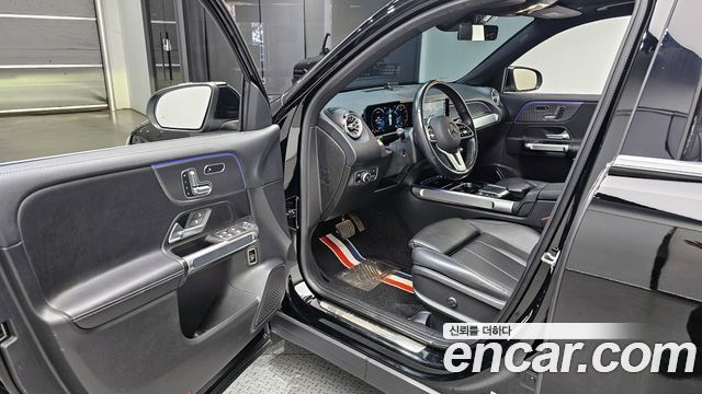 Mercedes-Benz GLB-Class 2021 — photo 11