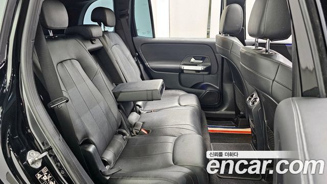 Mercedes-Benz GLB-Class 2021 — photo 12