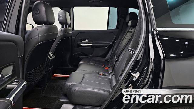 Mercedes-Benz GLB-Class 2021 — photo 13