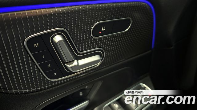 Mercedes-Benz GLB-Class 2021 — photo 18