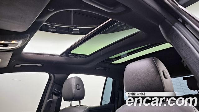 Mercedes-Benz GLB-Class 2021 — photo 19