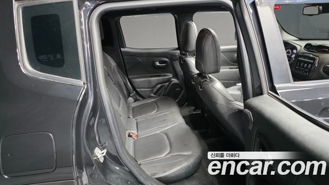 Jeep Renegade 2021 — photo 12