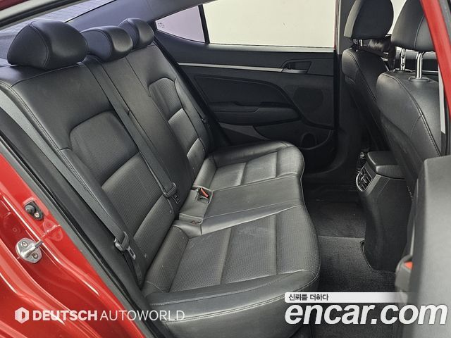 Hyundai AVANTE 2016 — photo 12
