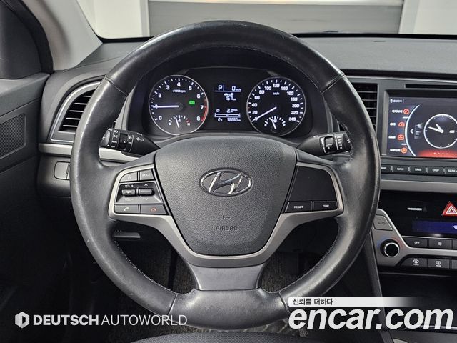 Hyundai AVANTE 2016 — photo 13