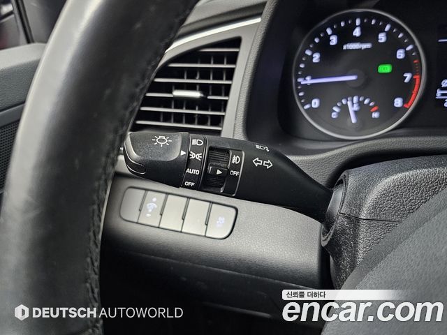 Hyundai AVANTE 2016 — photo 16