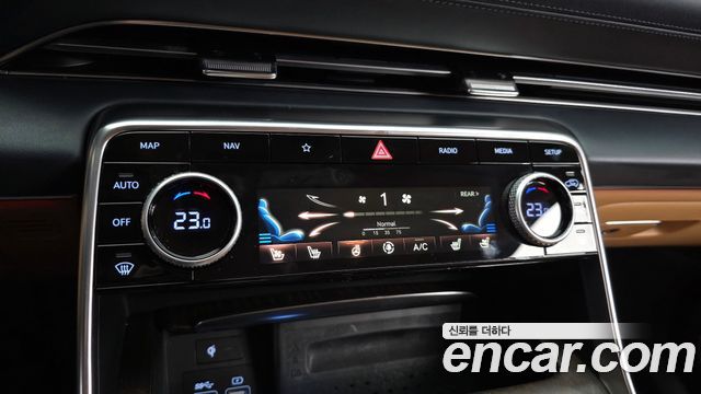 Genesis GV80 2023 — photo 17