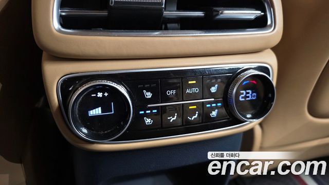 Genesis GV80 2023 — photo 18