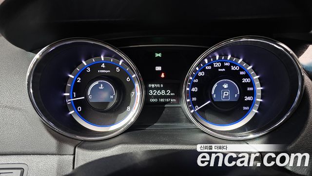 Hyundai Sonata 2011 — photo 8