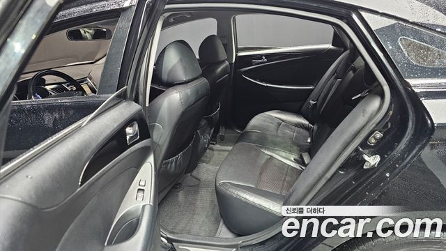 Hyundai Sonata 2011 — photo 12