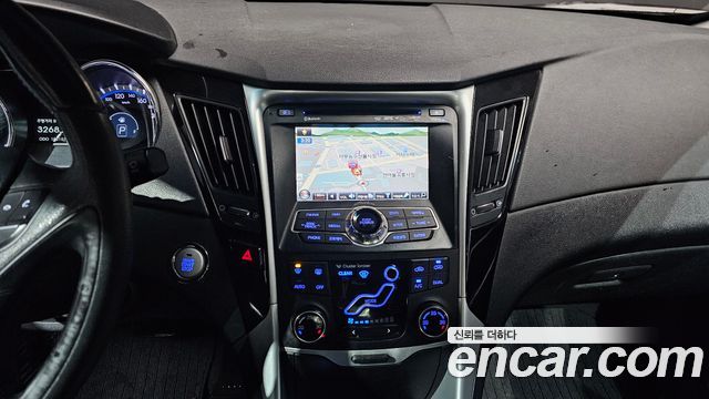 Hyundai Sonata 2011 — photo 14