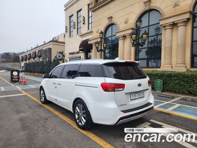 Kia Canival 2016 — photo 2