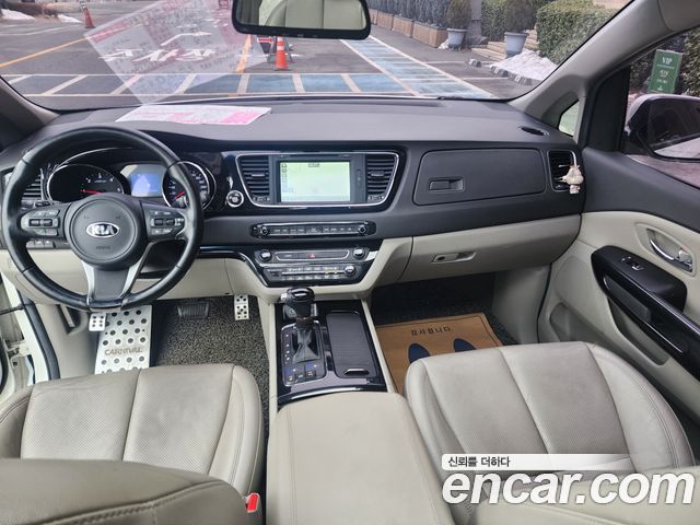 Kia Canival 2016 — photo 7