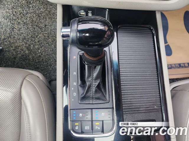 Kia Canival 2016 — photo 9