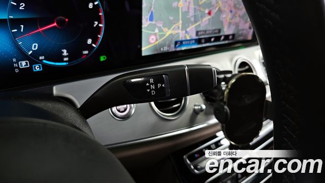 Mercedes-Benz E-Class 2021 — photo 9