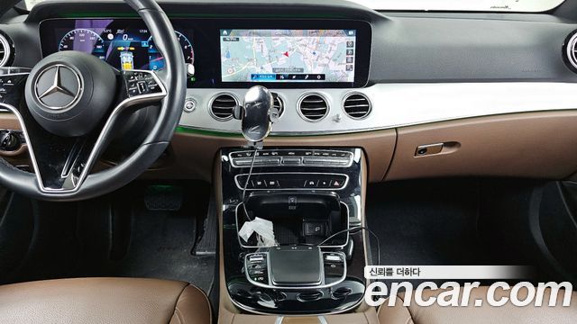 Mercedes-Benz E-Class 2021 — photo 14