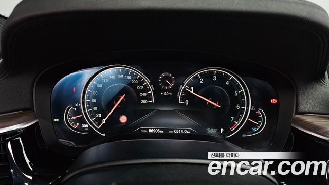 BMW 5-Series 2017 — photo 8