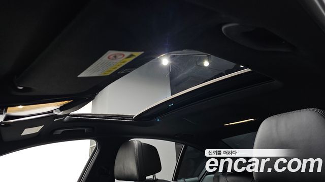 BMW 5-Series 2017 — photo 16