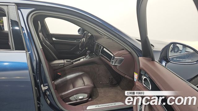 Porsche Panamera 2012 — photo 11