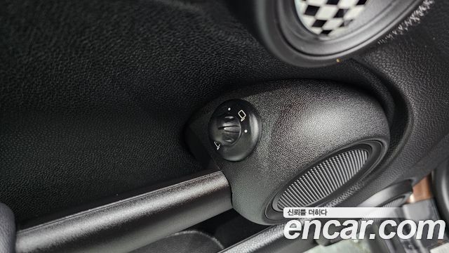 Mini Cooper 2012 — photo 18