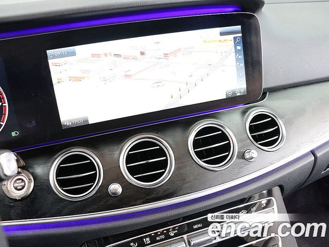Mercedes-Benz E-Class 2017 — photo 8