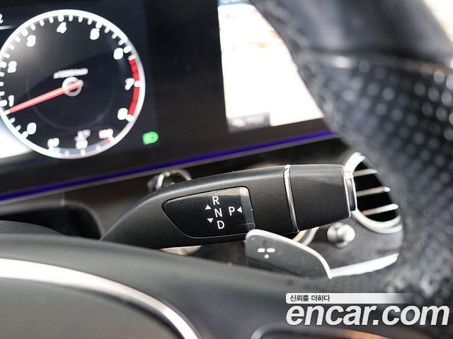 Mercedes-Benz E-Class 2017 — photo 9