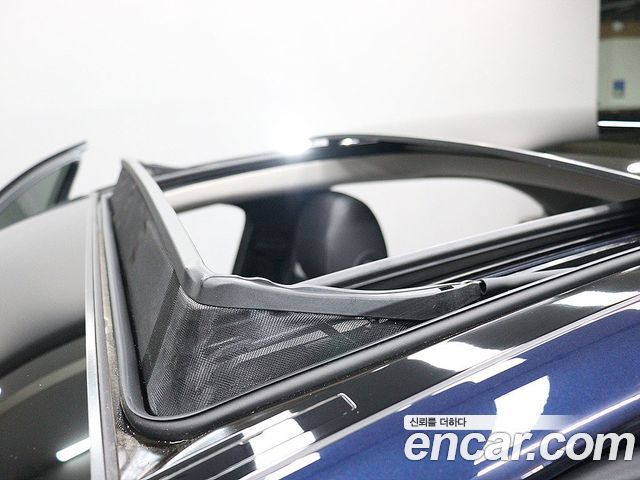 Mercedes-Benz E-Class 2017 — photo 12
