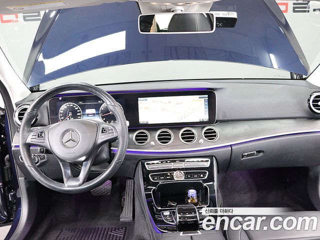 Mercedes-Benz E-Class 2017 — photo 13
