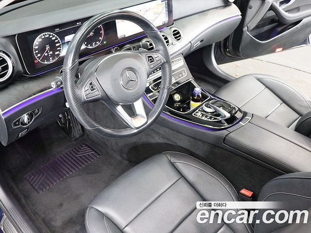 Mercedes-Benz E-Class 2017 — photo 16