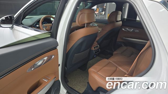 Genesis GV70 2023 — photo 11