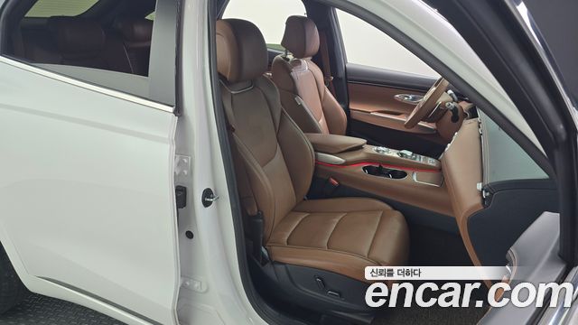 Genesis GV70 2023 — photo 12