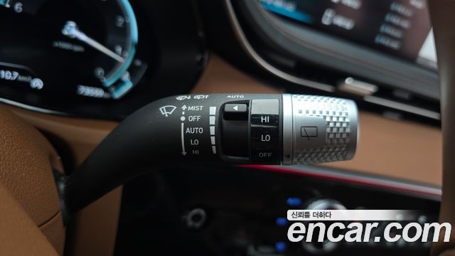 Genesis GV70 2023 — photo 17