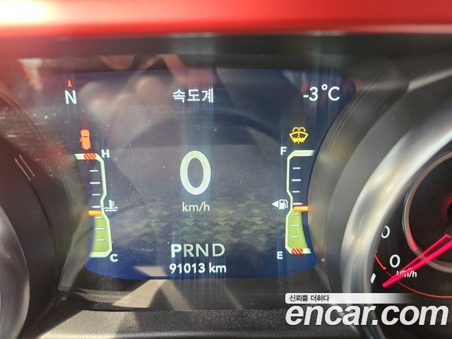 Jeep Wrangler 2021 — photo 8