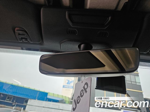 Jeep Wrangler 2021 — photo 12