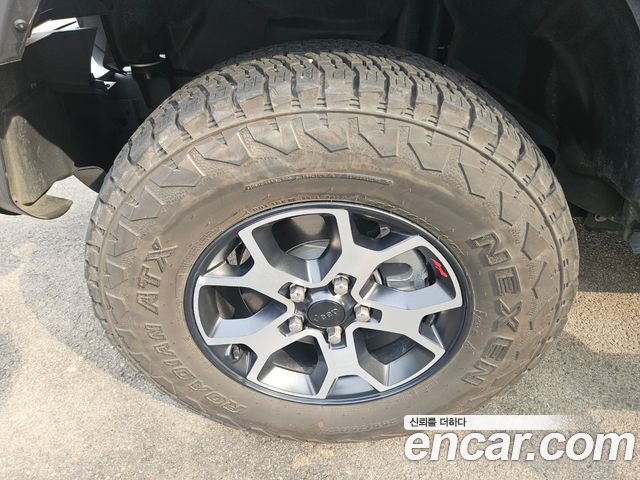 Jeep Wrangler 2021 — photo 13